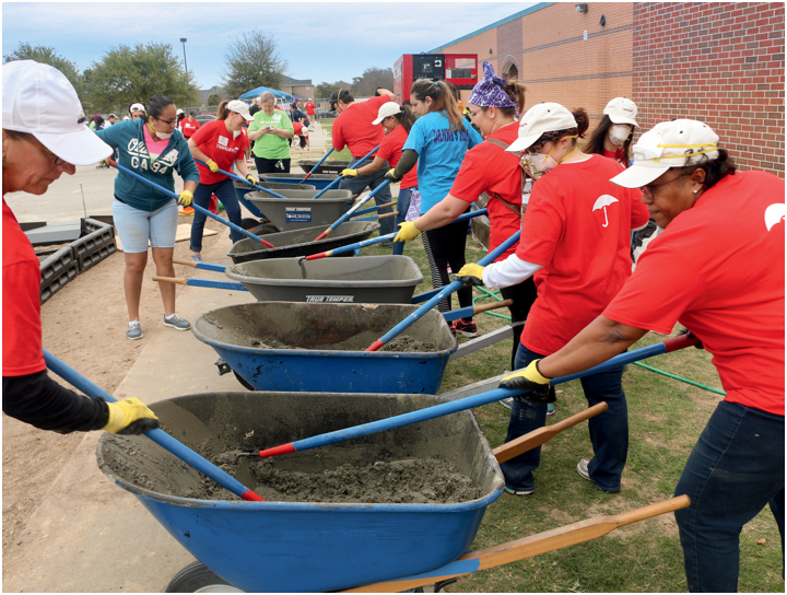 In partnership with KaBOOM!, hundreds of Travelers employees and independent agents helped build six playgrounds across the United States throughout the year.